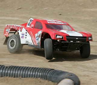 LOSB0128 - TEN-SCTE 4WD SCT RTR - Action 1.jpg