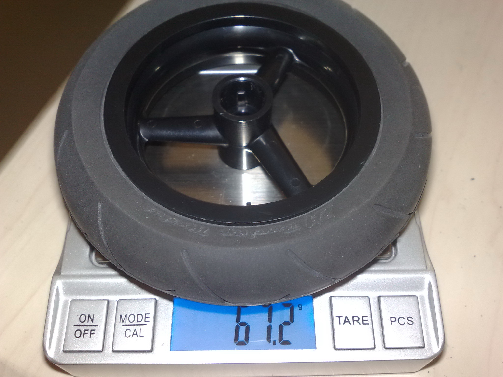 重量67.2G