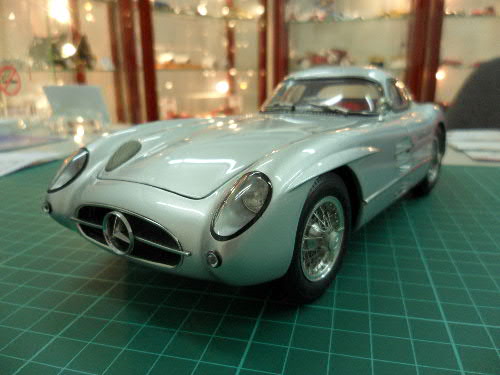 MB 300 SLR